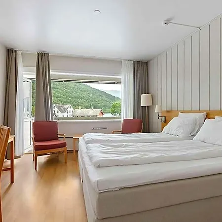 Ξενοδοχείο Kinsarvik Fjordhotel, Bw Signature Collection 3*